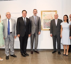 Su Majestad el Rey, junto a las autoridades panameñas y españolas, en su recorrido por el Museo Samuel Lewis García de Paredes